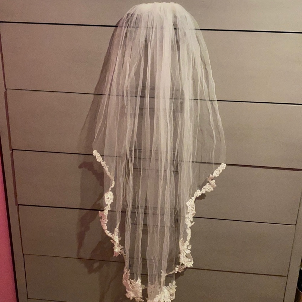 NWOT David’s bridal wedding veil
